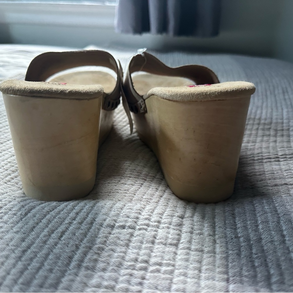 Roxy platform sandals